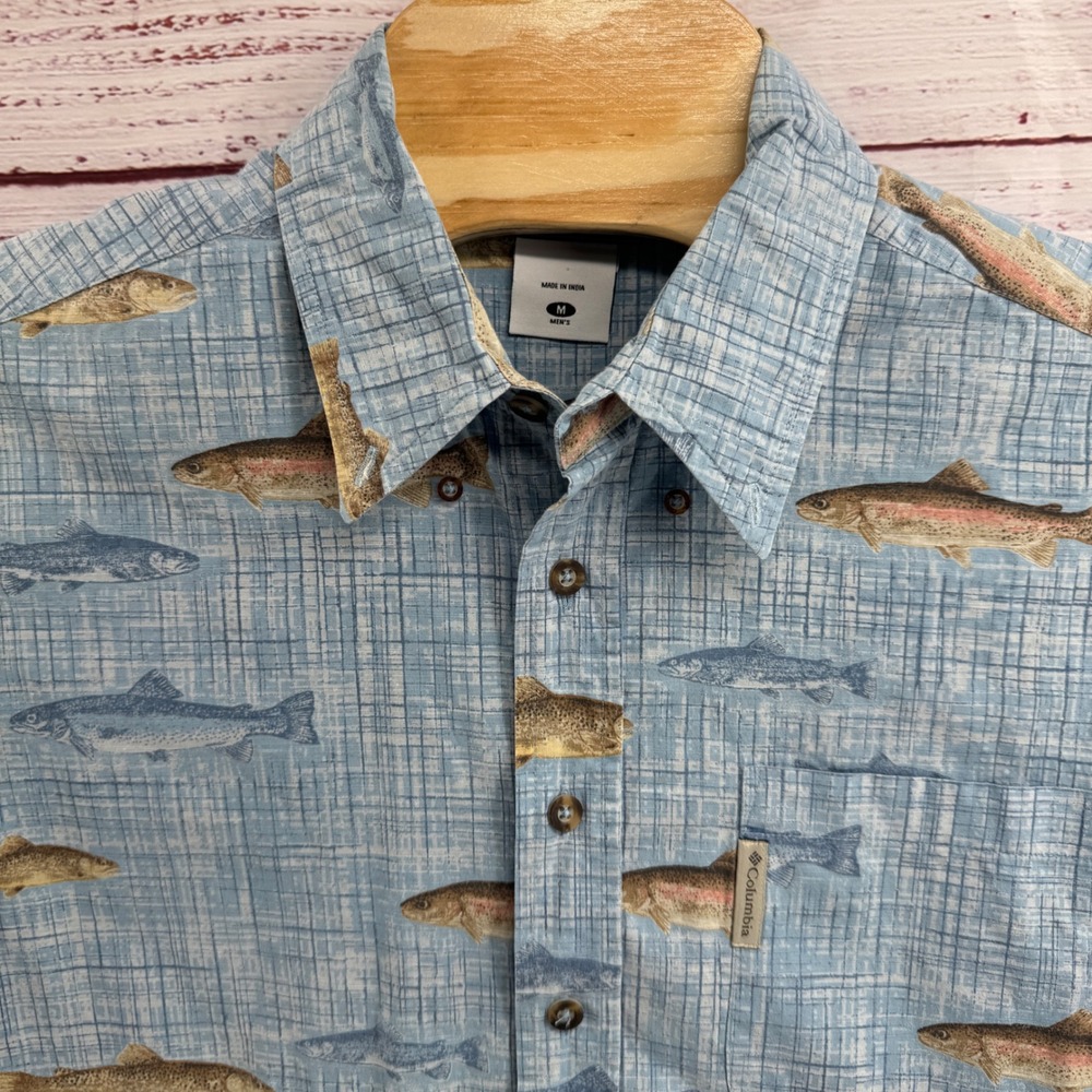 Columbia Shirt Mens Medium River Lodge Short Sleeve Button Up Fish Print Plaid